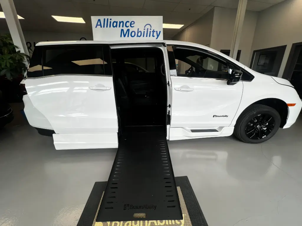 [W6114] 2025 Honda Odyssey