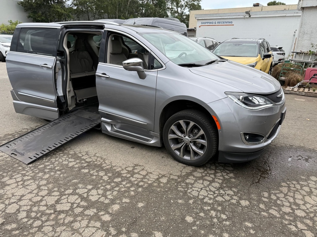 [W6131] 2020 Chrysler Pacifica Select