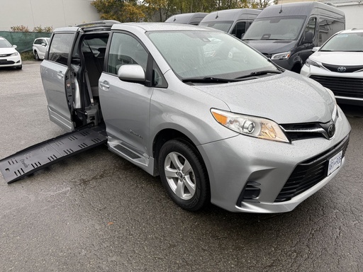 [RENTAL] [R5122] 2019 Toyota Sienna LE FWD