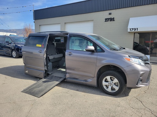 [RENTAL] [R5290] 2020 Toyota Sienna LE FWD