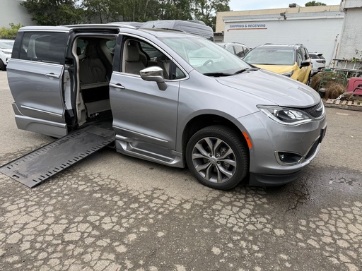 [6131] [W6131] 2020 Chrysler Pacifica Select