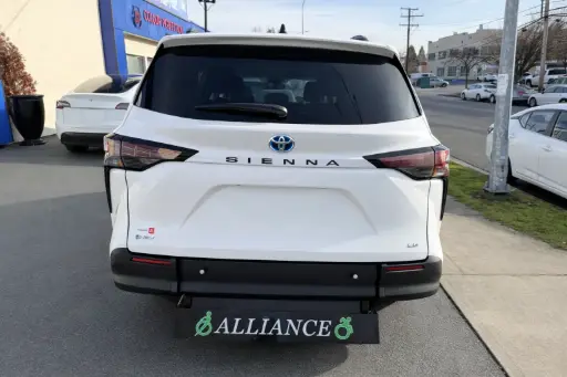 [6145] [W6145] 2025 Toyota Sienna LE FWD