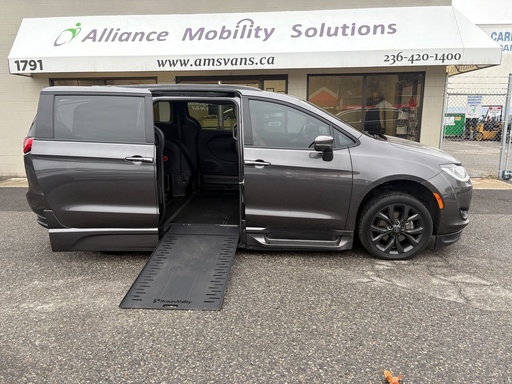 [RENTAL] [R6146] 2020 Chrysler Pacifica Limited