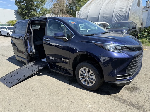 [6252] [W6252] 2026 Toyota Sienna XLE FWD